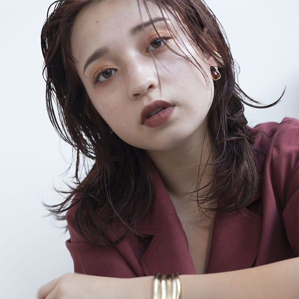 キャルの作る抜け感のあるヘアスタイルのイメージ写真