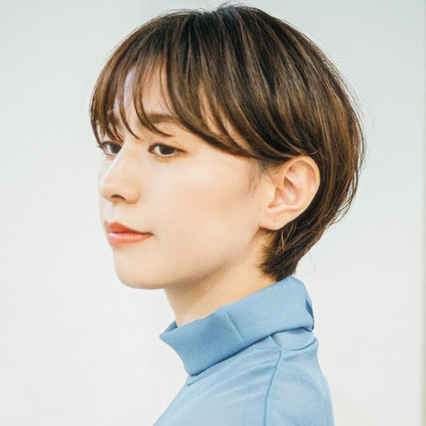ナチュラルショートヘアのスタイル写真