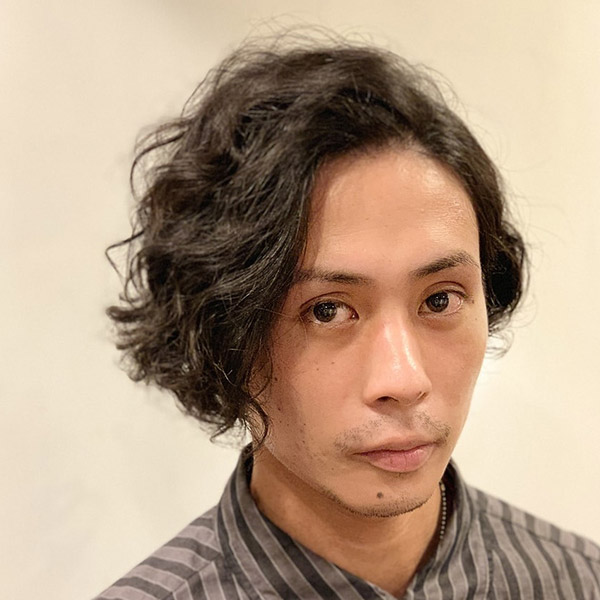 パーマを組み合わせた束感ヘアのスタイル写真