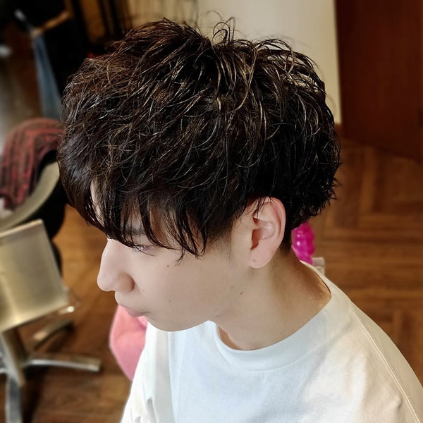 無造作ヘアのスタイル例