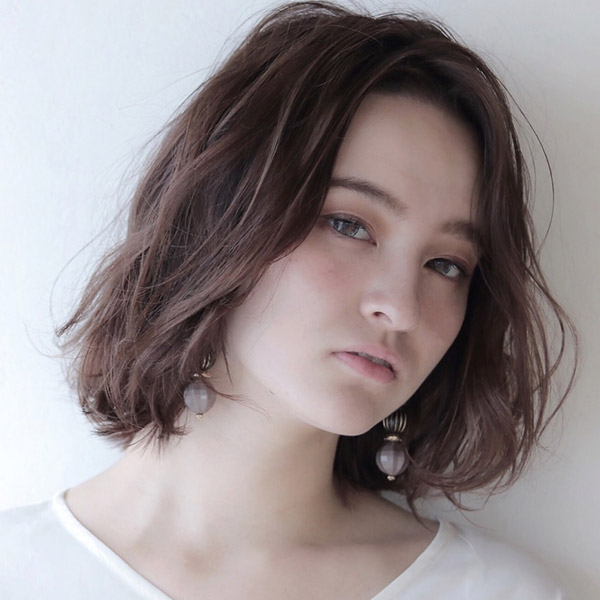 外国人風のシースルーカラーの写真