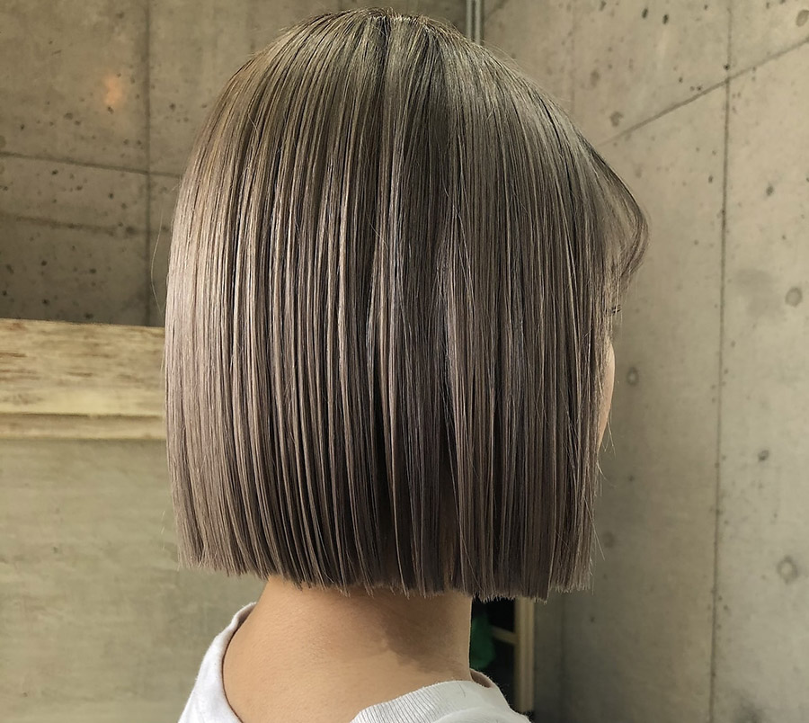 トレンドカラーのボブスタイルの写真