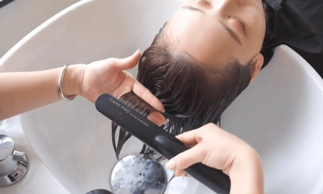 現地取材】超音波アイロンCARE PRO®〈ケアプロ〉とは？美容師に