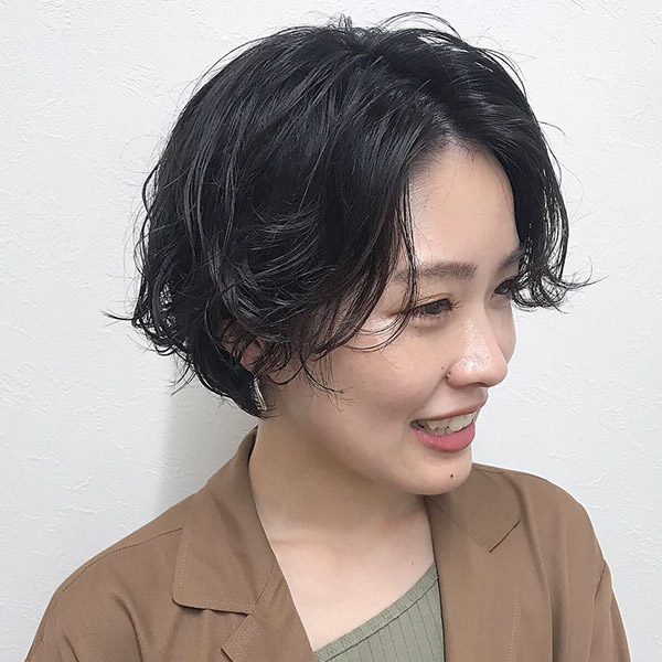 パーマをプラスしたショートスタイルの写真