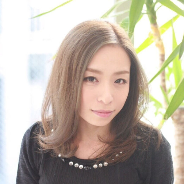 似合うヘアカラーのスタイル例