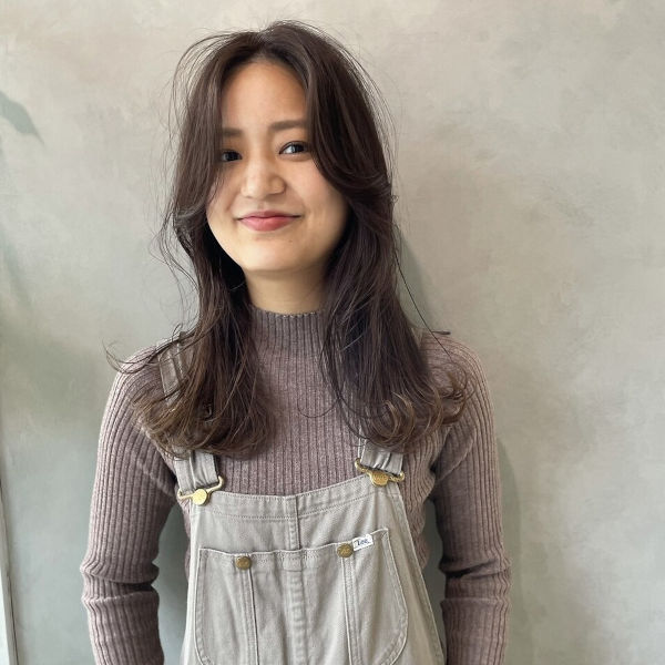 アンドレヘアデザインのロングヘアのスタイル写真