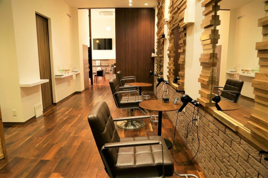 ヘアデザイン イイネの店内の写真
