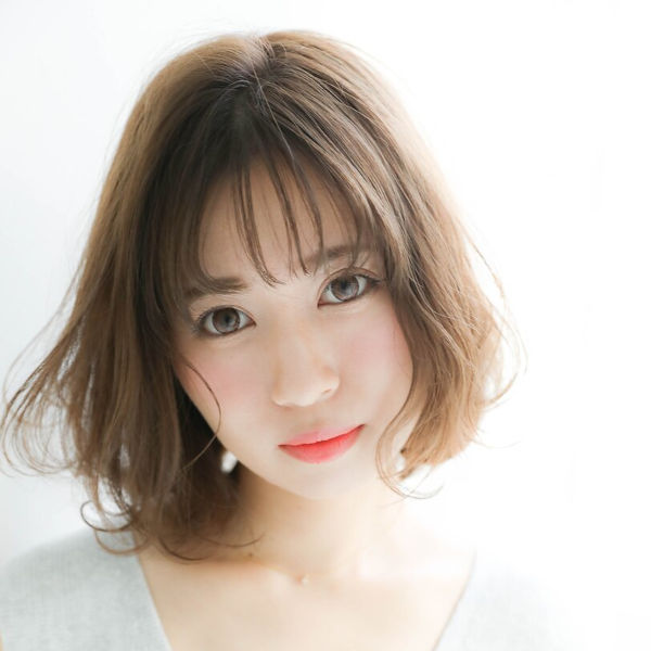 ボブスタイルの女性の写真
