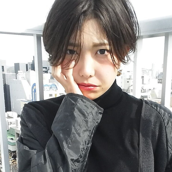 PENTASのかっこいいショートスタイルの女性の写真
