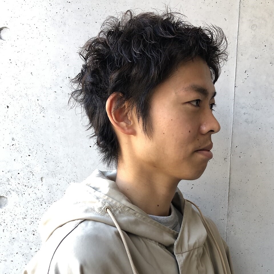 パーマヘアのメンズスタイル写真