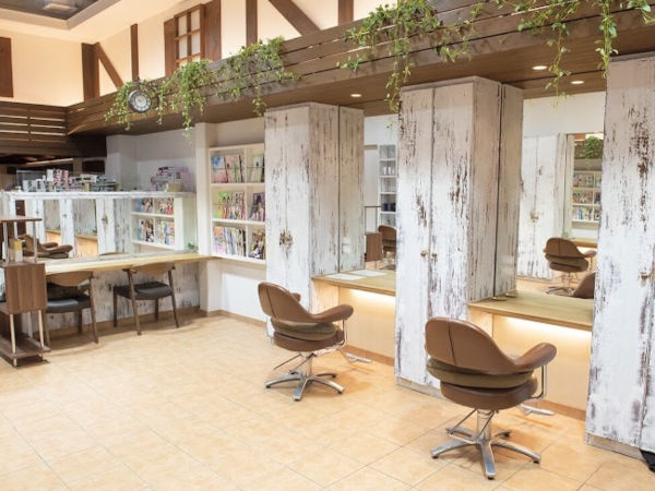 千葉のヘアサロングリーヘアプロデュースの店内