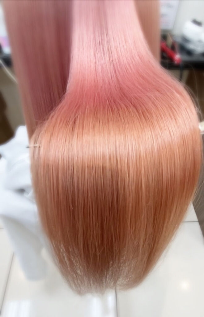赤色のヘアカラー