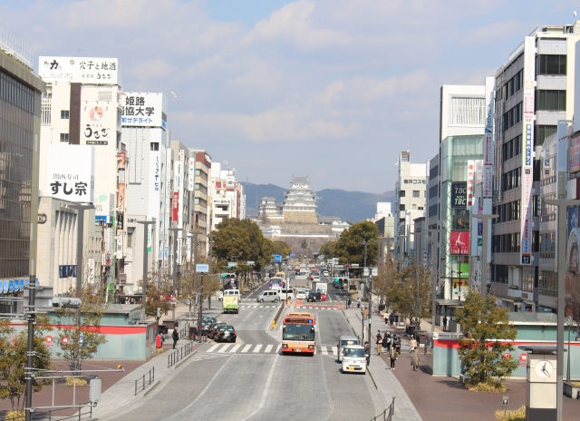 姫路駅から望む姫路城