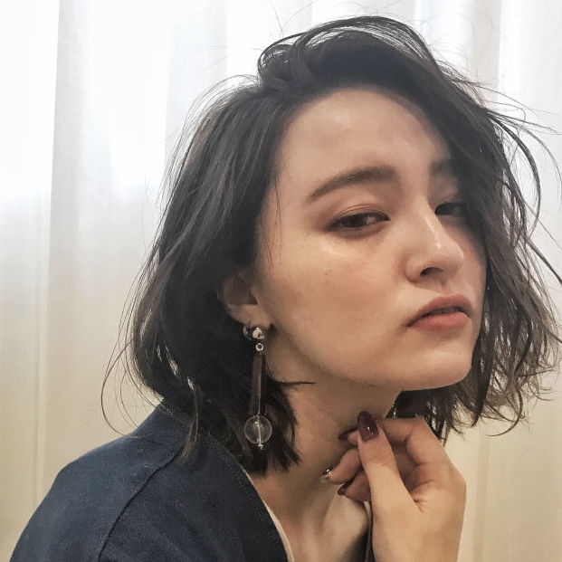 白髪染めが得意な梅田のヘアサロンディフィー ウメダの大人女性スタイル