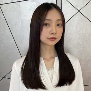 綺麗なワンレングスストレートスタイルの写真