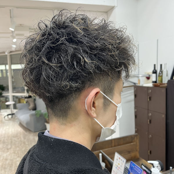 ヘアーサロンピコタンのメンズパーマのスタイル例