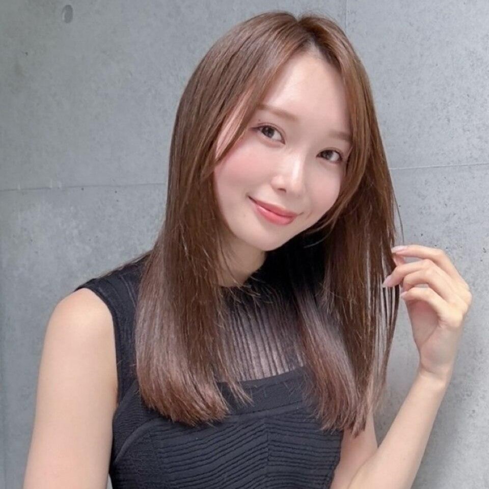 オーブ ヘアー モナ ミヤザキテンのストレートスタイル