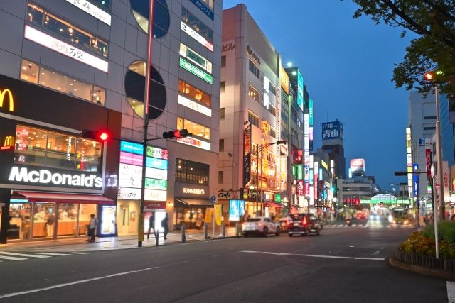 赤羽駅前の通りの風景
