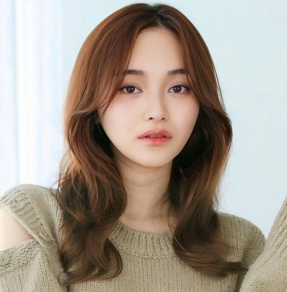Agu hair SHIBUYAのセミロングスタイル
