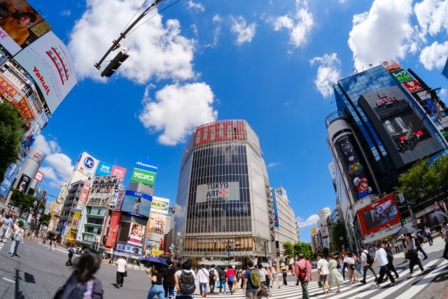渋谷スクランブル交差点付近の風景の写真