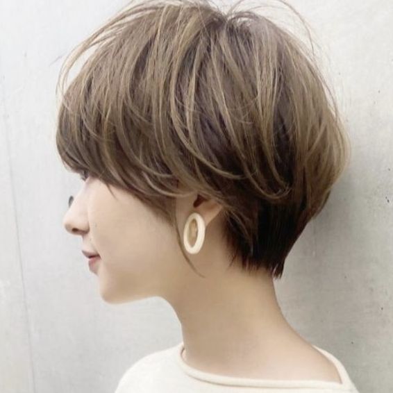 NOELのショートカットスタイルの写真