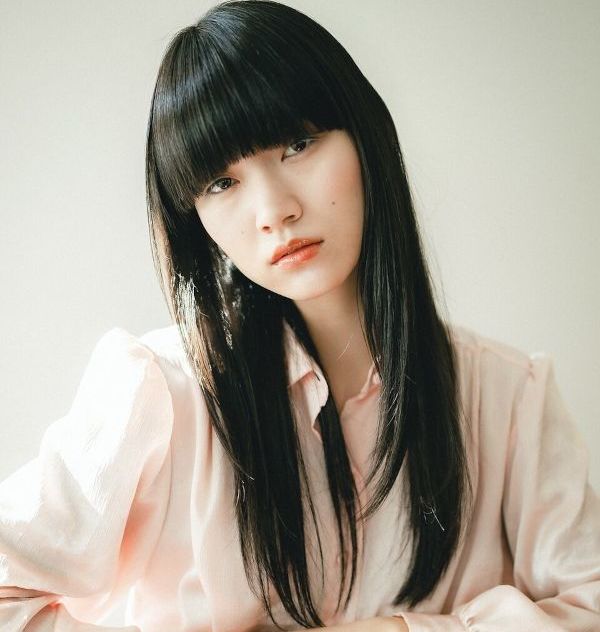 benji 北千住店の大人っぽいストレートスタイル