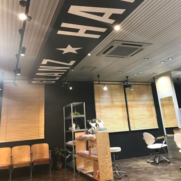 GLANZ HAIR DESIGNのおしゃれな店内の写真