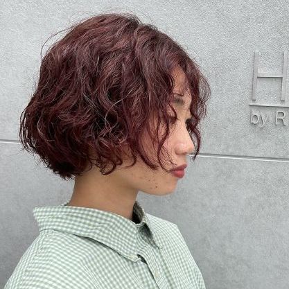 HANA by RIZ hair designのアンニュイなパーマスタイル