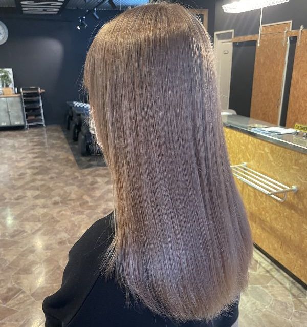 GLANZ HAIR DESIGNのほどけるような魅惑のストレートのスタイル写真