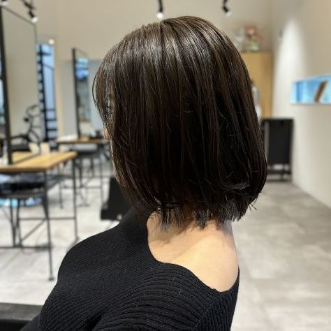 HANA by RIZ hair designの艶のあるしなやかなストレートヘアスタイル