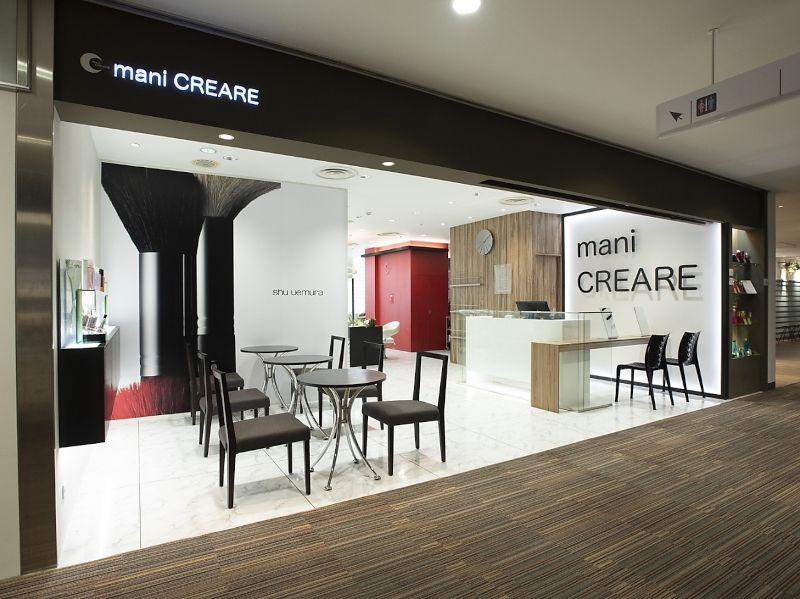 mani CREARE 北千住店のお店の外観写真