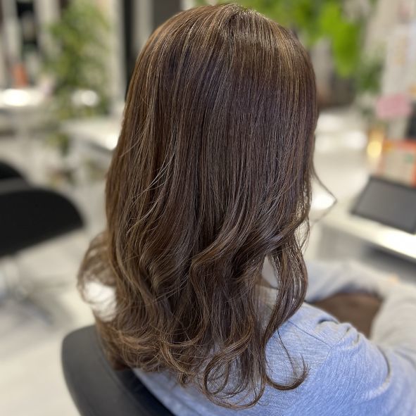 hair salon Aの白髪ぼかしハイライトスタイル