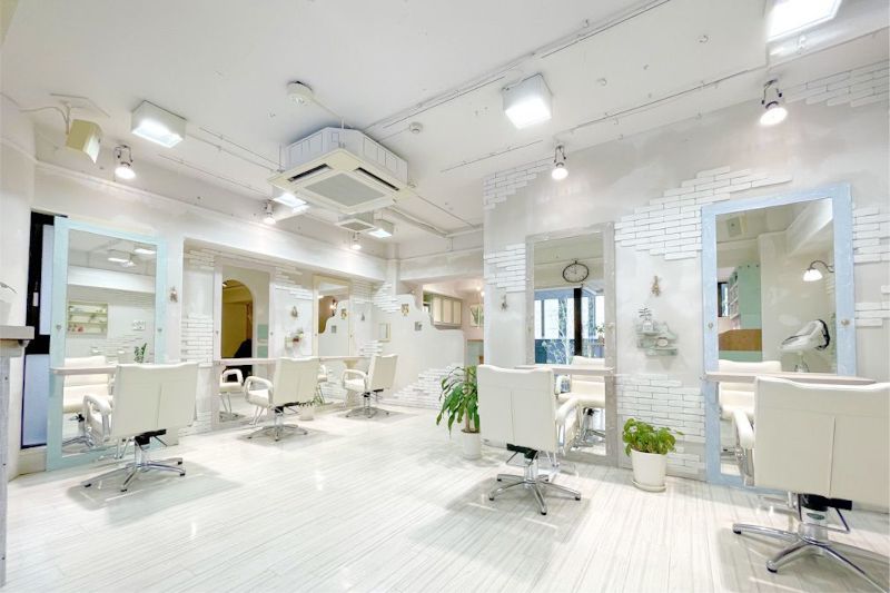 池袋でカットが得意な美容室L’heureuxの写真