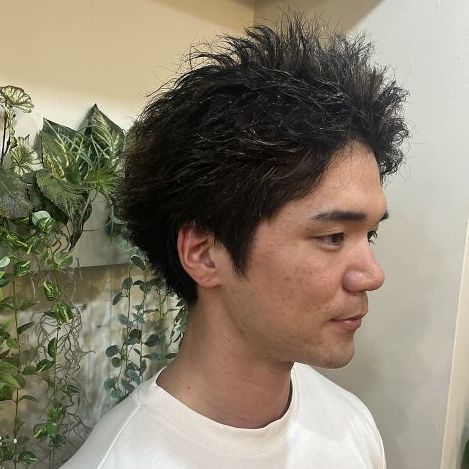 眉カット+メンズパーマのスタイル写真