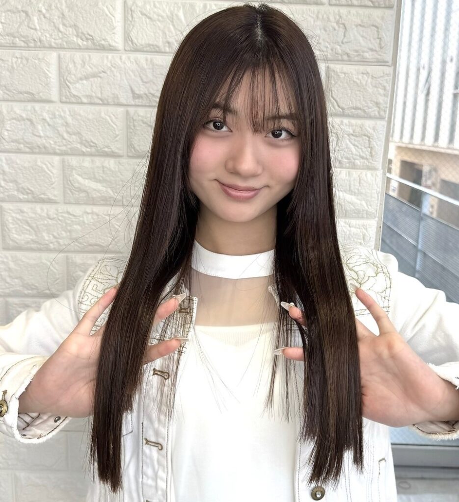 ALBA hair resort 三鷹店のストレートロングヘア