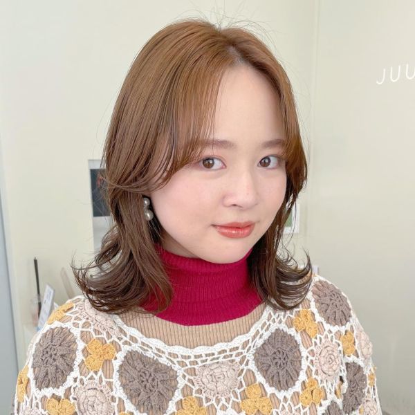 JUURIのグレイヘアスタイルの写真