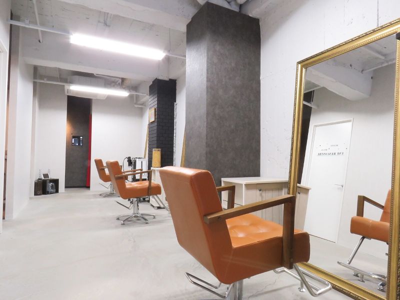 岐阜でオーガニックの施術に力を入れる美容室BACCHO HAIR&SPAの店内の写真