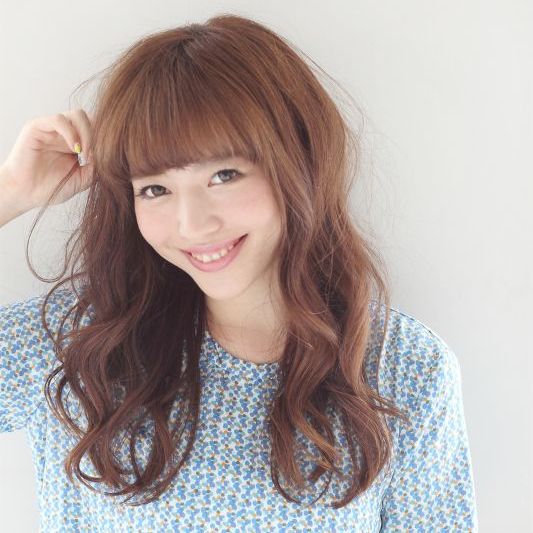 抜け感のあるウェーブスタイル