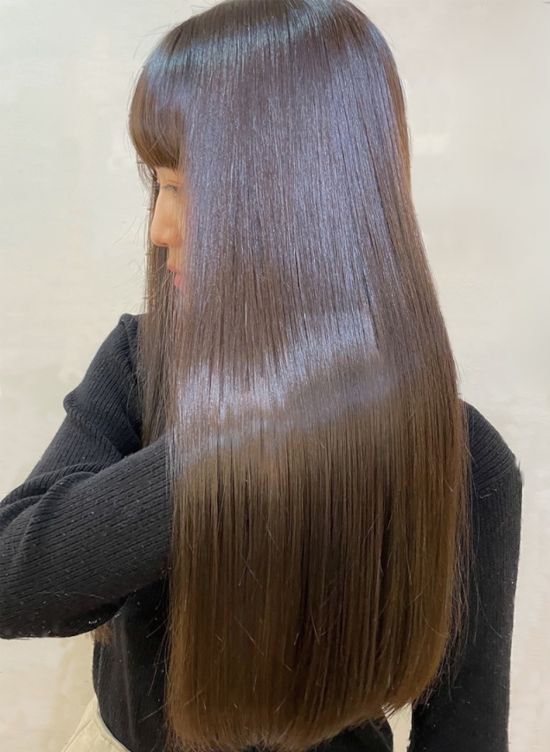 Aust hair Stella 新宿店の柔らかなストレートヘア