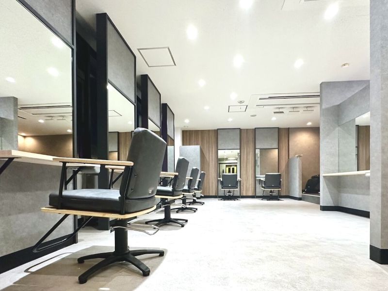 La Bonheur hair Lien 川越店のくつろぎの店内