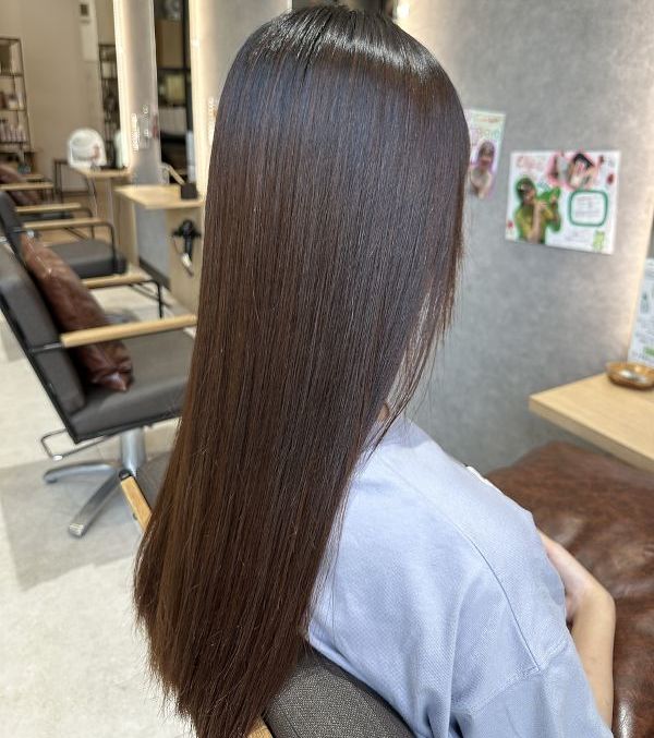 kum 川越の弾力のあるしなやかな髪のヘアスタイル