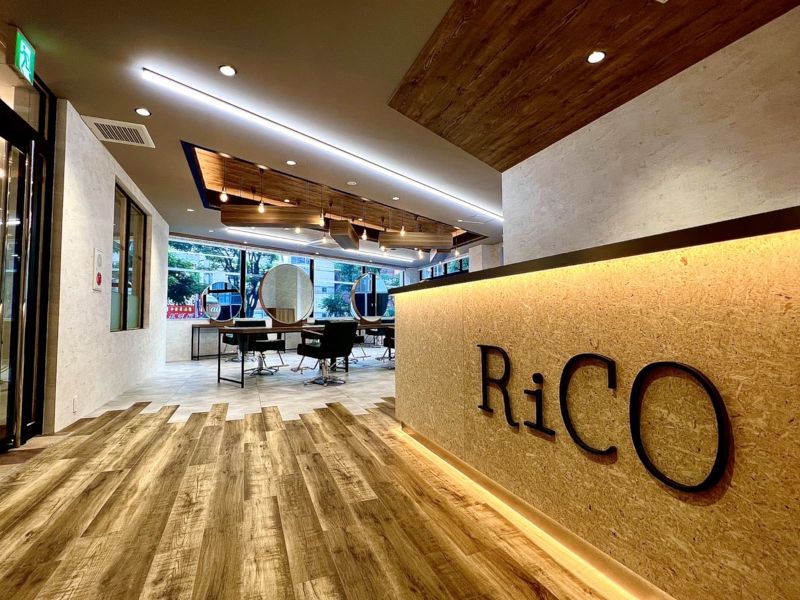 RiCOの広々としたエントランスが特徴の店内