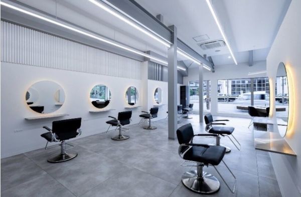 hair & beauty RENOの店内の写真