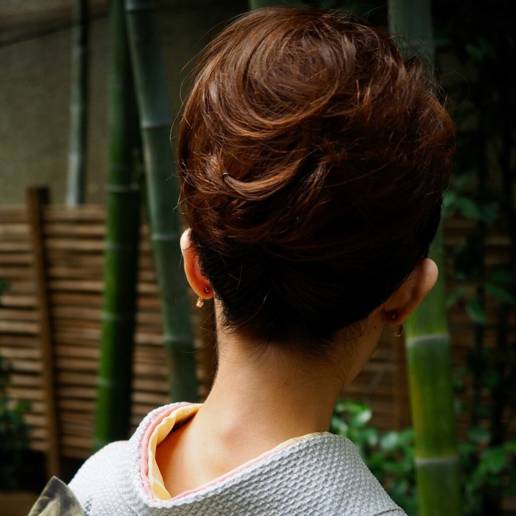 着物の女性のうなじ