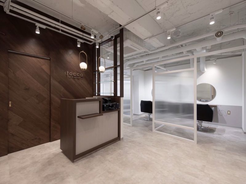 tocca hair&treatment　浅草店のエントランス